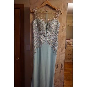 Tony Bowls size 8 altered petite evening gown